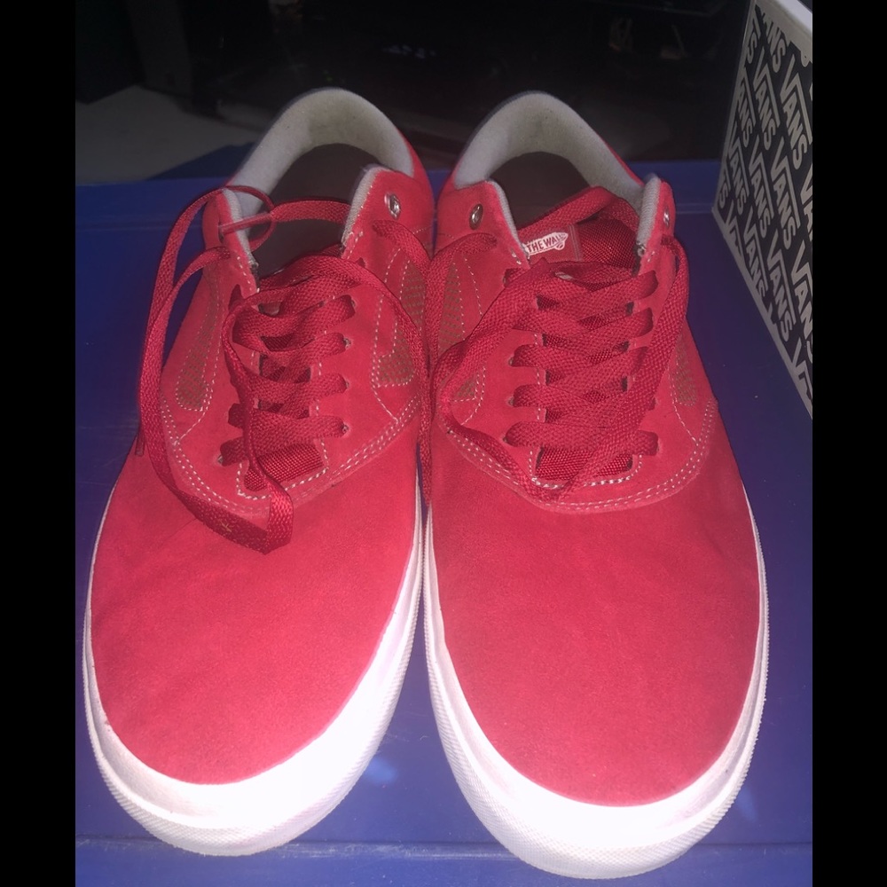 Vans Euclid